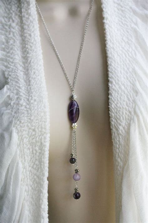 The Connection Between Violet Gemstone Amulets and Chakra Healing